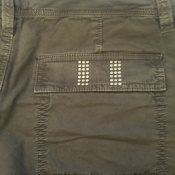 Old navy shorts - Picture 3 of 5